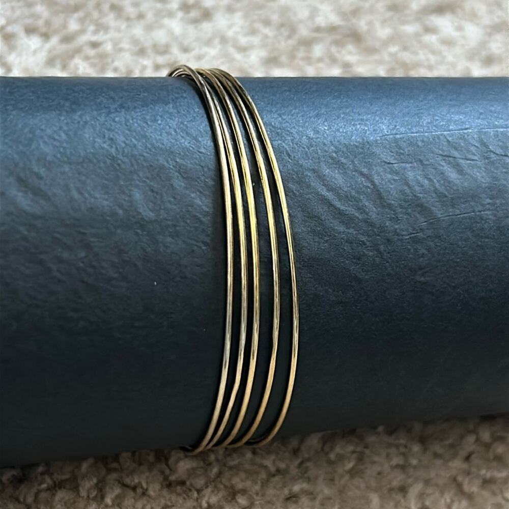 Women’s vintage set of 5 dainty gold tone bangle bracelets‎ one size